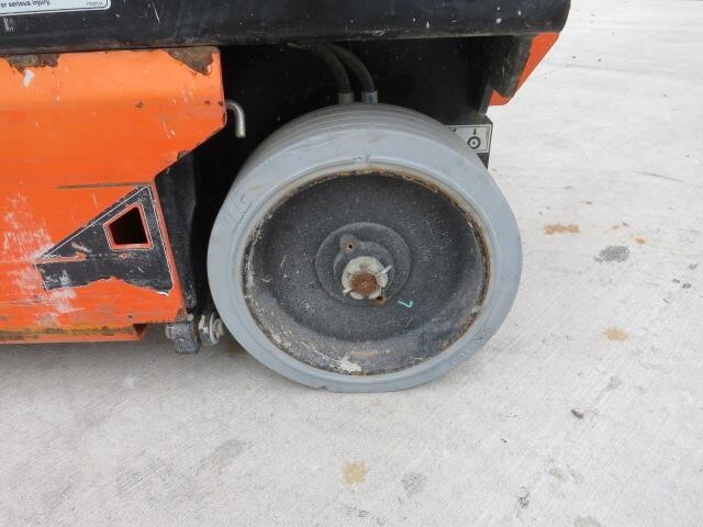 2020 JLG 1932R-12