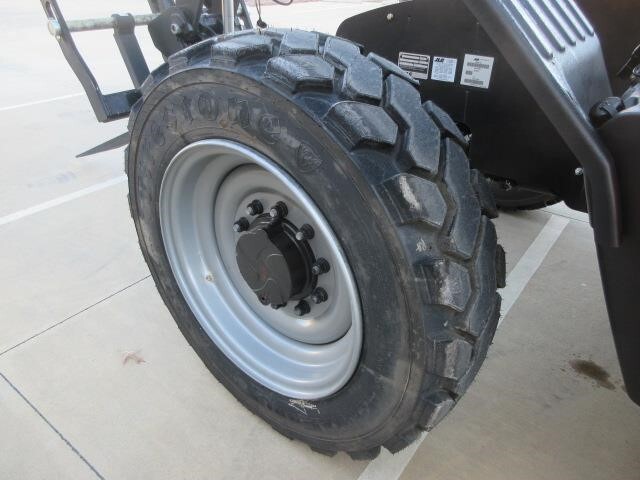 2025 JLG 742-12