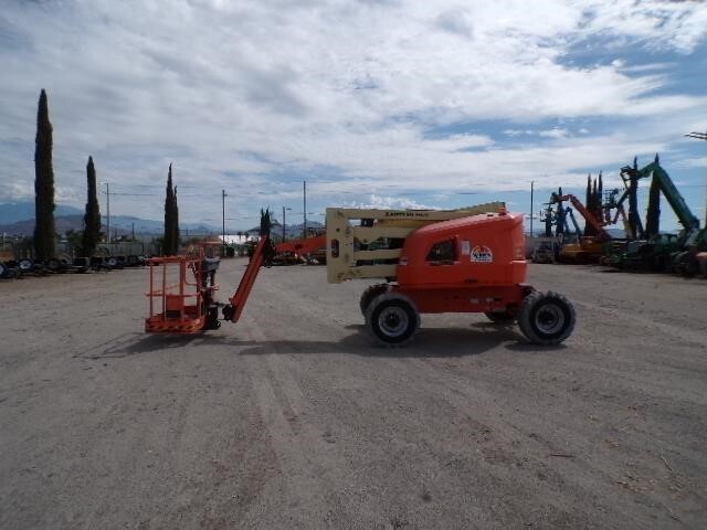 2019 JLG 450AJ