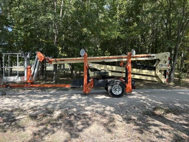 2019 JLG T500J