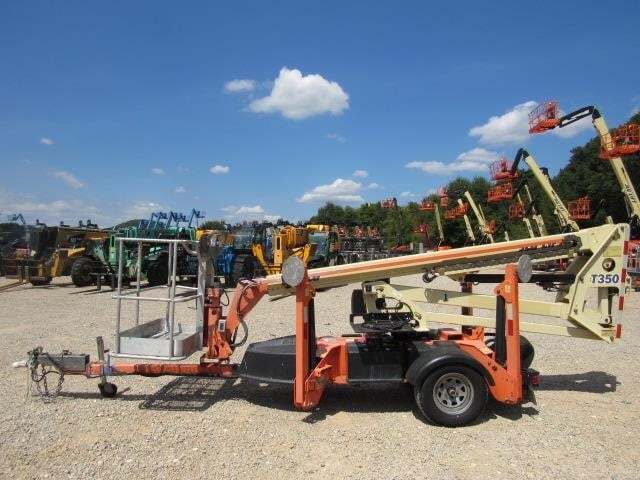 2019 JLG T350