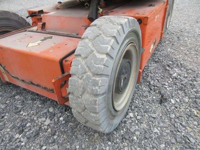 2015 JLG E300AJP-12