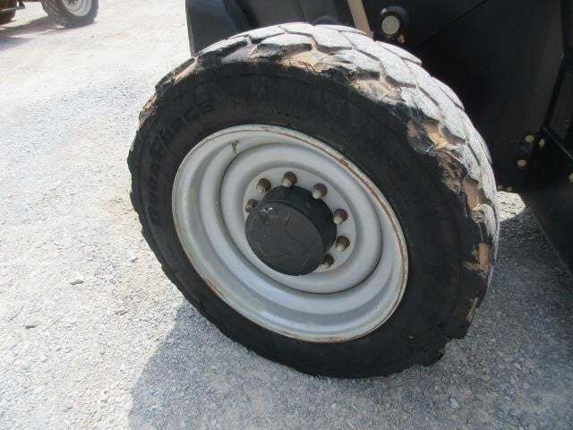 2018 JLG 943-8
