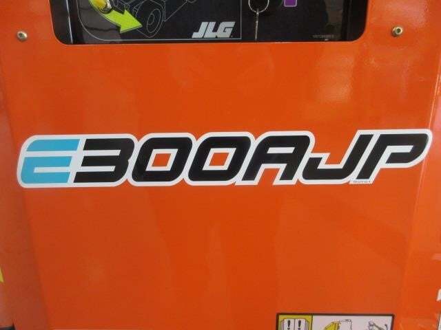 2026 JLG E300AJP-33