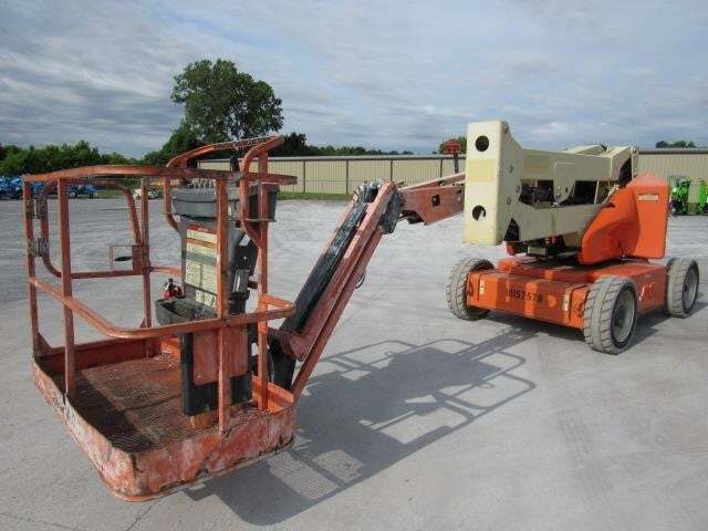 2013 JLG E450AJ