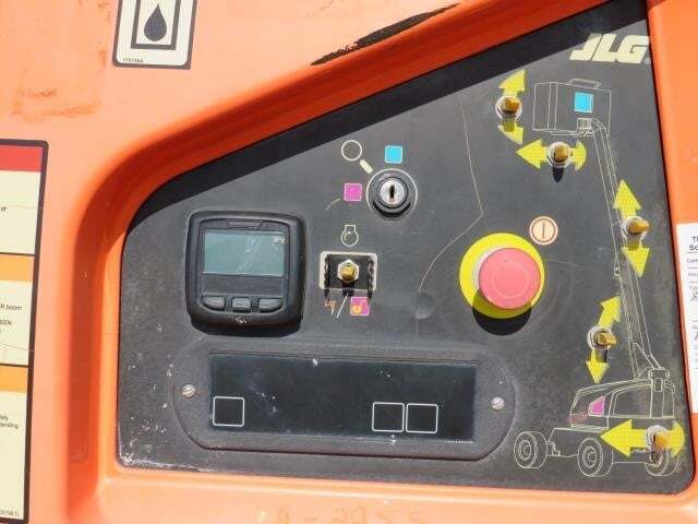 2017 JLG 400S-15