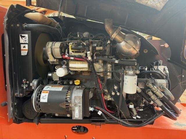 2016 JLG 600AJ-8
