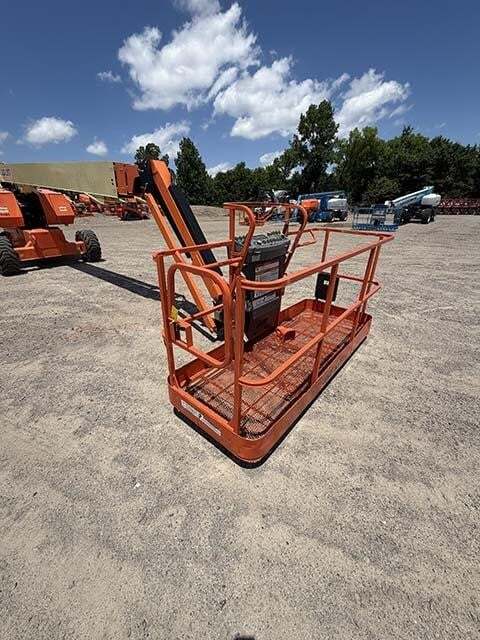 2020 JLG 860SJ-40