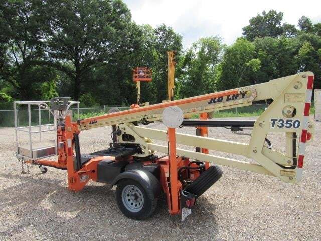2019 JLG T350-8