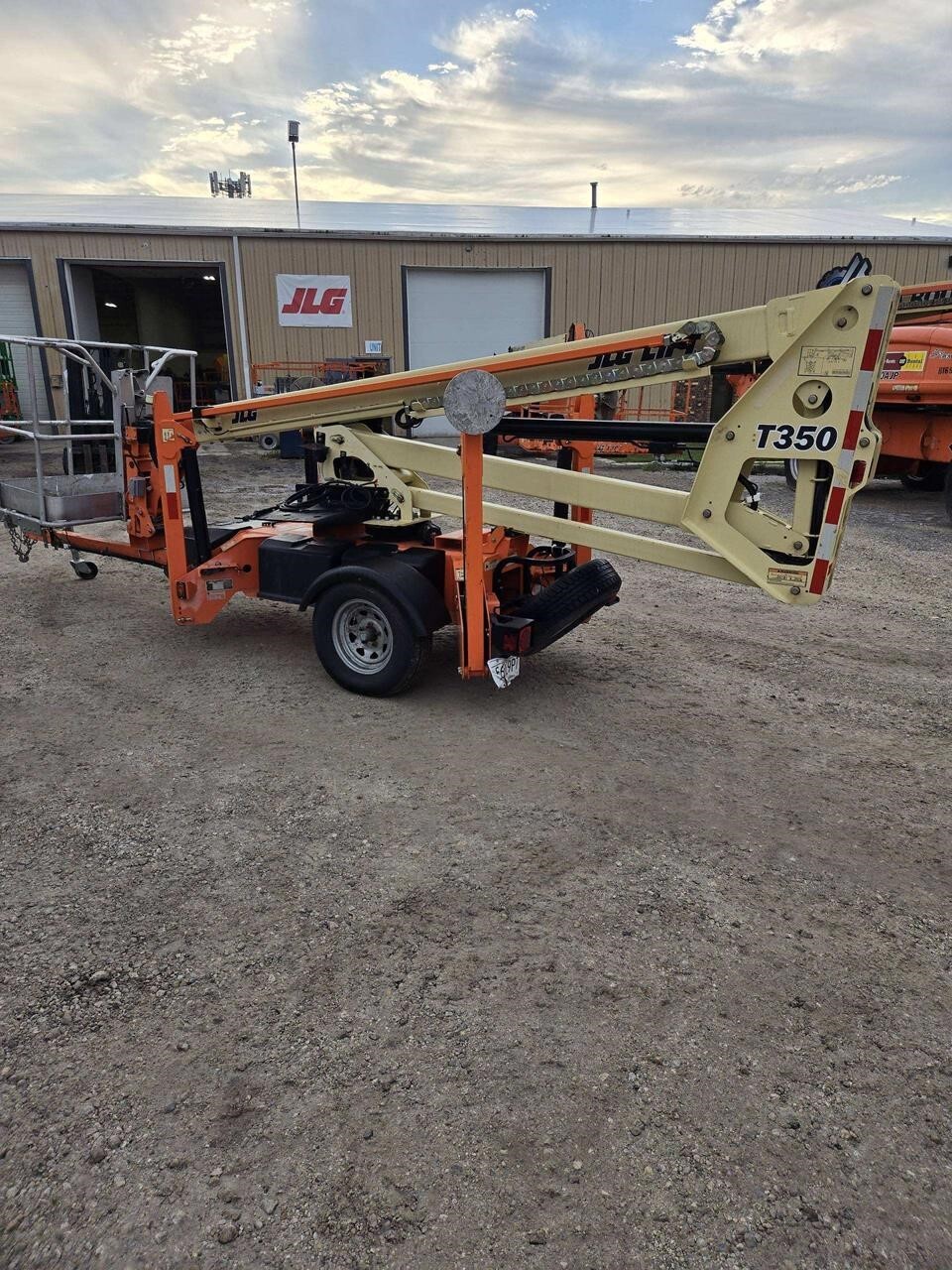 2019 JLG T350-3
