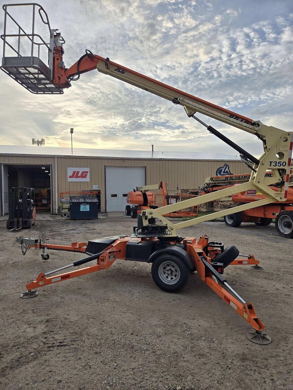 2019 JLG T350-5