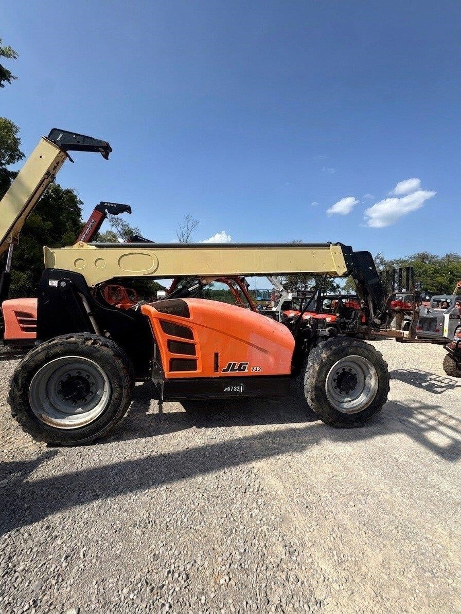 2021 JLG 742-3