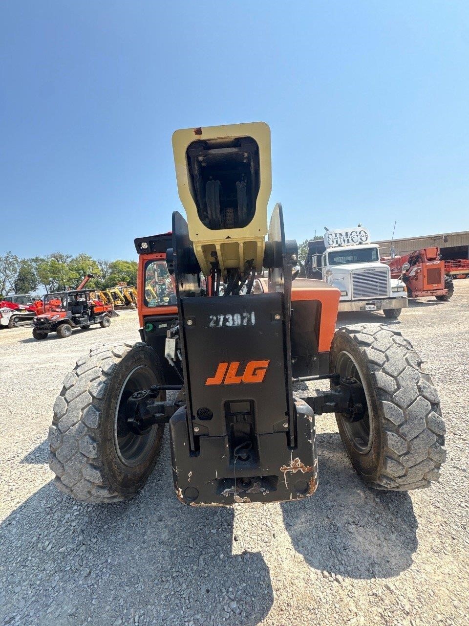 2021 JLG 742