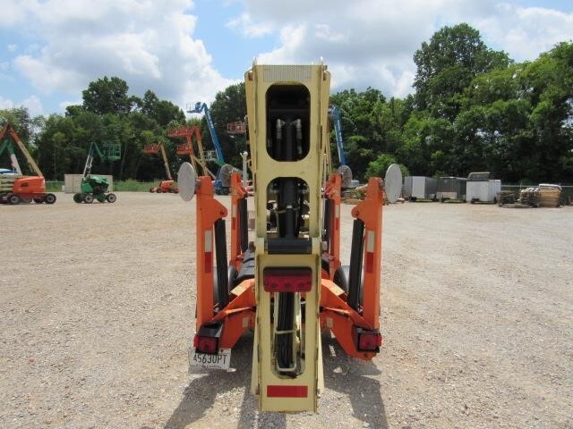 2019 JLG T350-7
