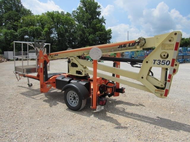 2019 JLG T350-8