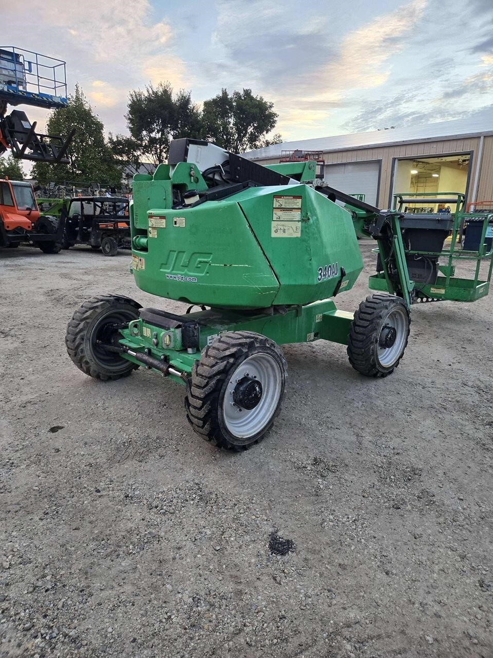 2017 JLG 340AJ-4