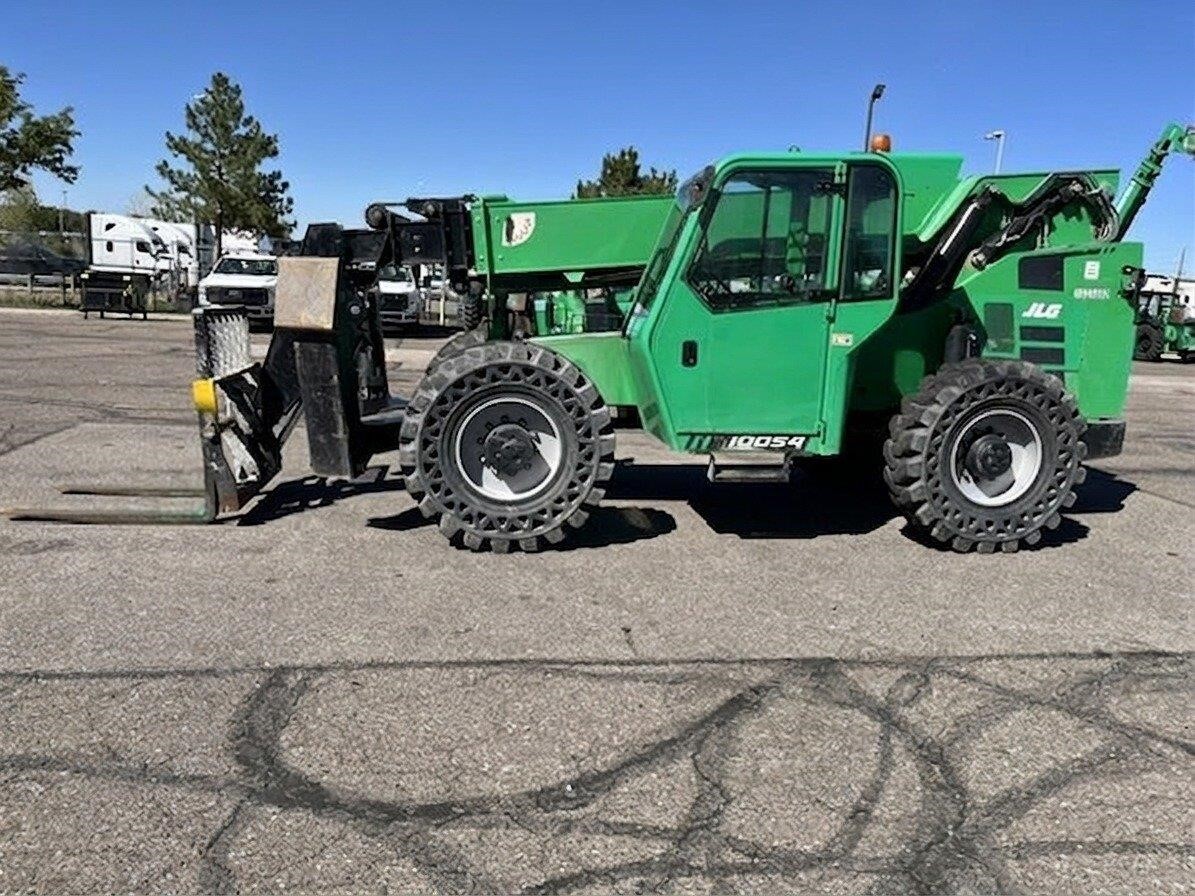 2017 SkyTrak 10054