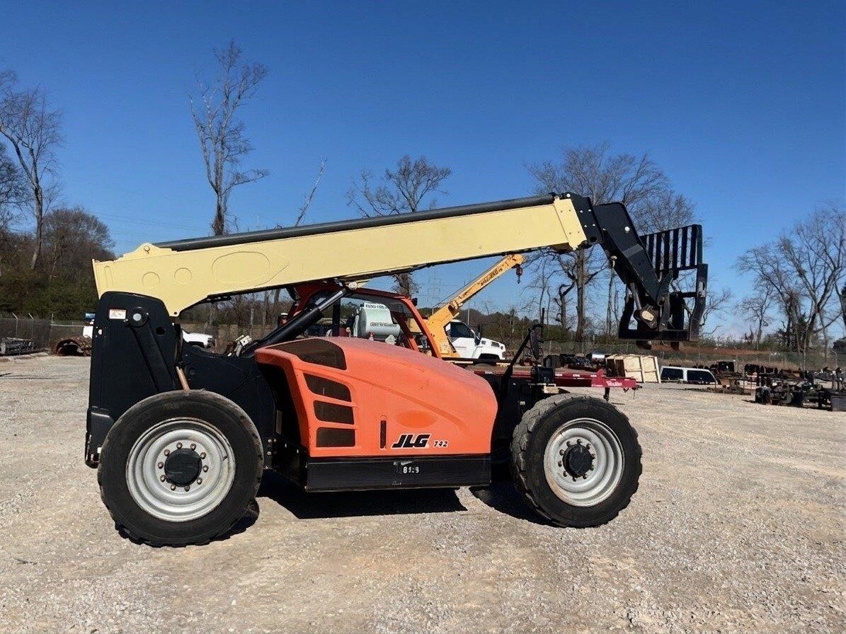 2018 JLG 742-3