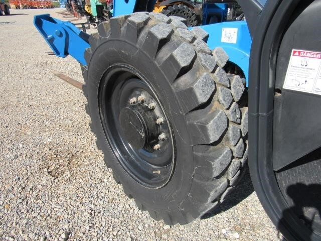 2023 Genie GTH-1056-12