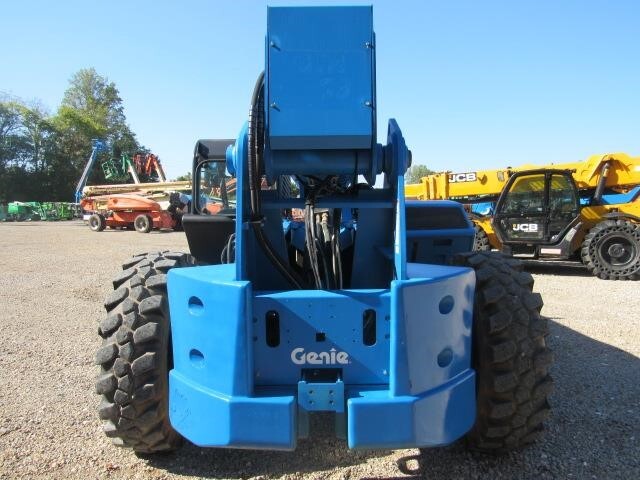 2023 Genie GTH-1056-7