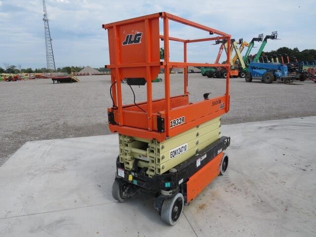 2020 JLG 1932R-2