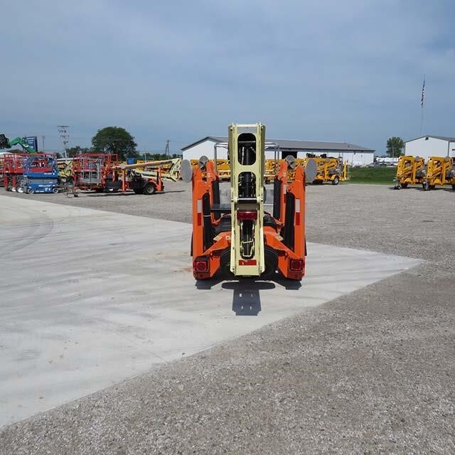 2019 JLG T350-7