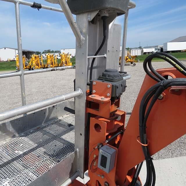2019 JLG T350-15