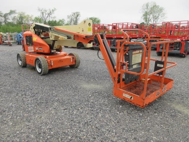 2013 JLG E450AJ-2