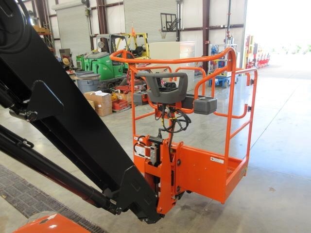 2025 JLG Toucan 32E-11