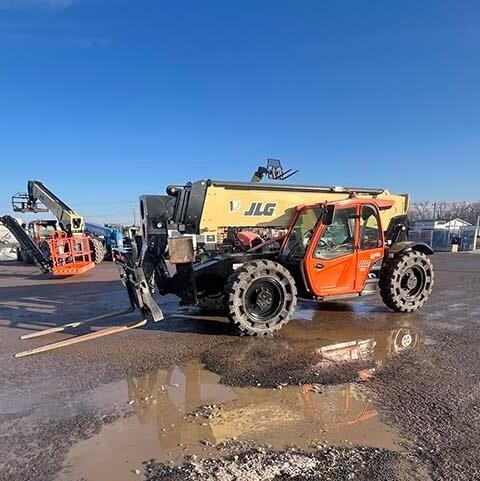 2019 JLG 1055-2