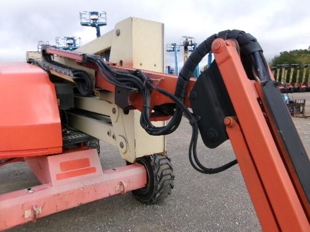 2017 JLG 450AJ-9