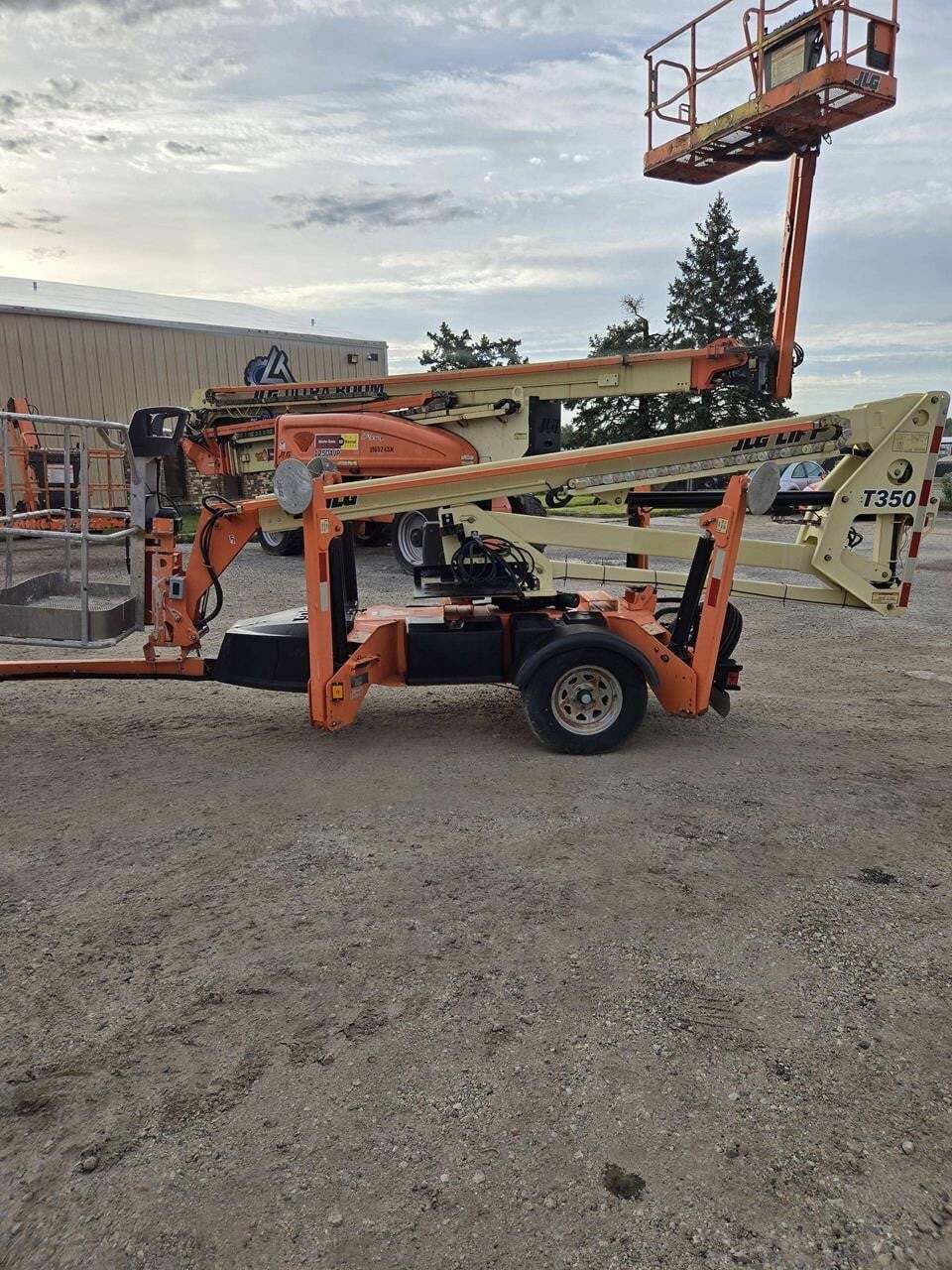 2018 JLG T350