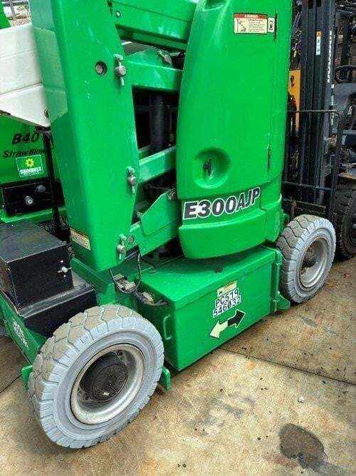 2013 JLG E300AJP
