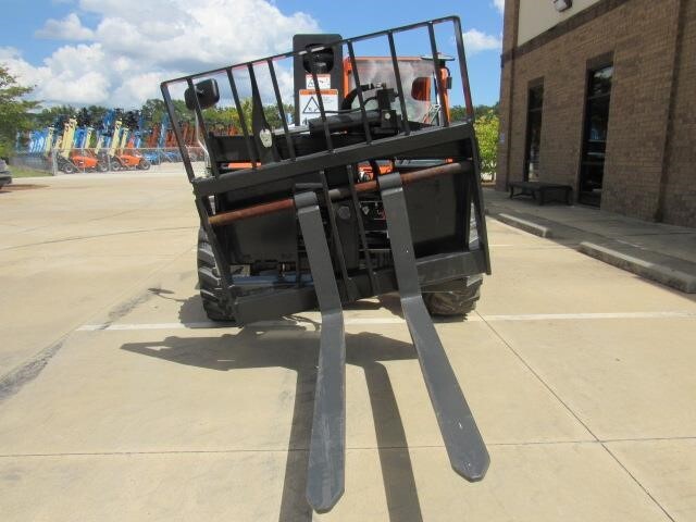 2026 JLG 519-28
