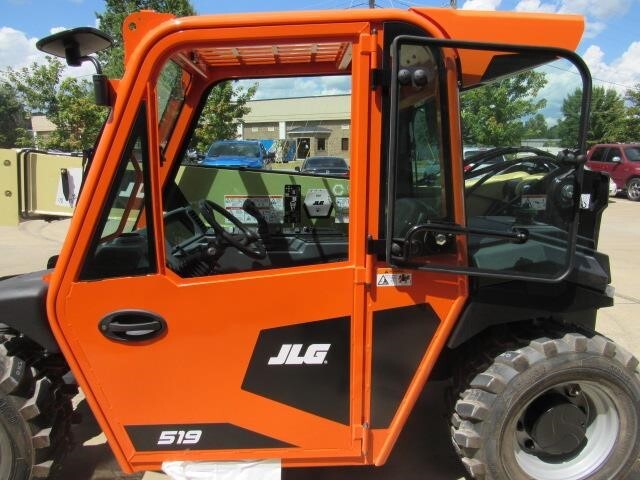 2026 JLG 519-16