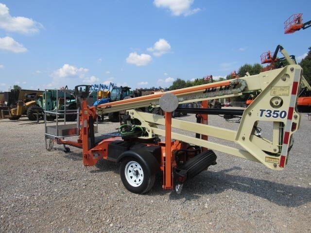 2019 JLG T350-8