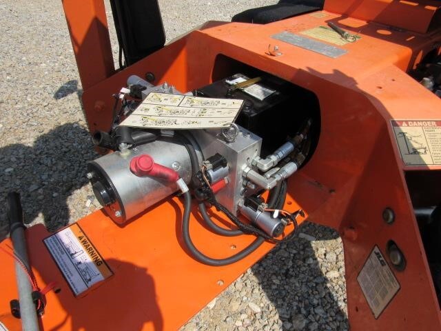 2019 JLG T350-19