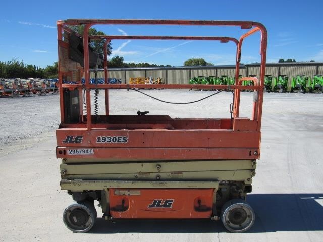 2019 JLG 1930ES