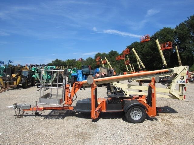 2019 JLG T350