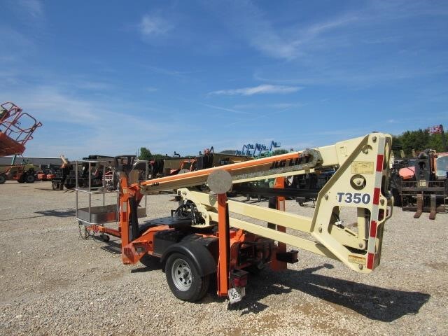2019 JLG T350-8