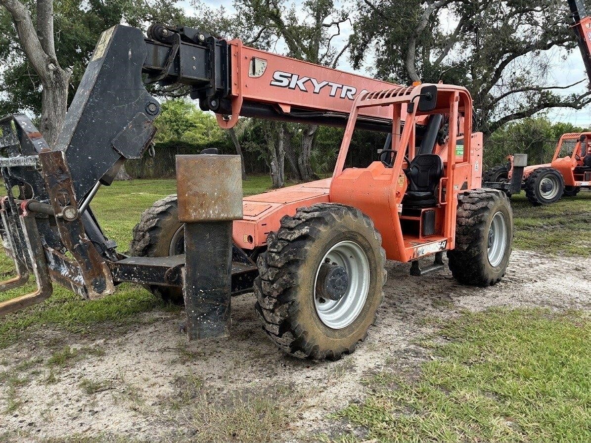 2017 SkyTrak 10054