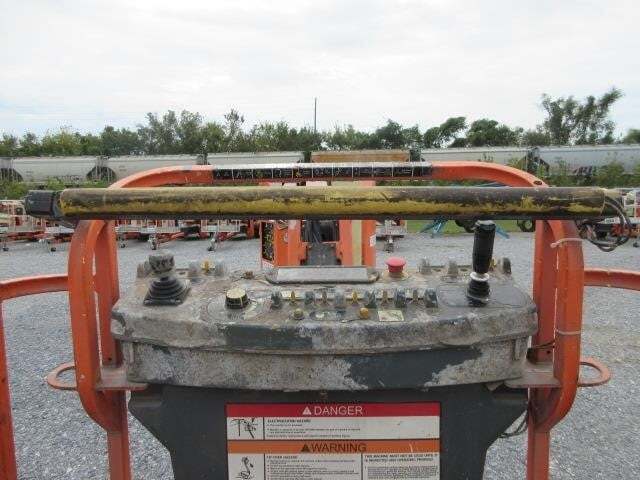 2015 JLG E300AJP-6