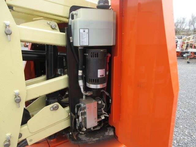 2017 JLG E300AJP-16