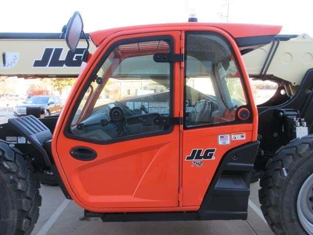 2025 JLG 742-17