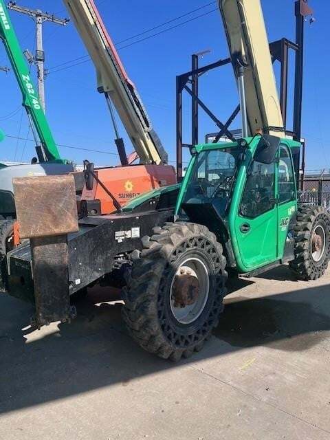 2017 JLG 1255