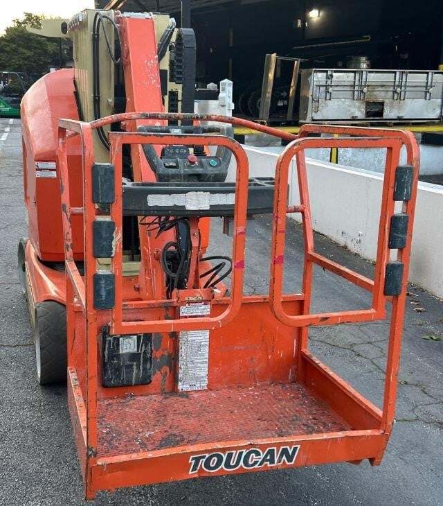2017 JLG Toucan 32E