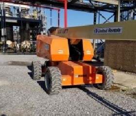 2017 JLG 660SJ