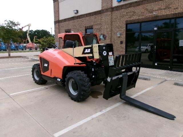 2025 JLG 519-5