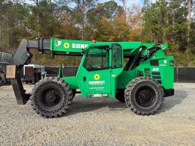 2017 SkyTrak 10042