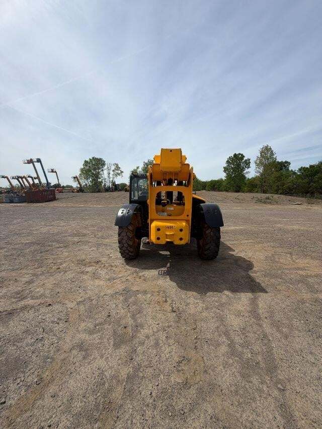 2019 JCB 507-42-4